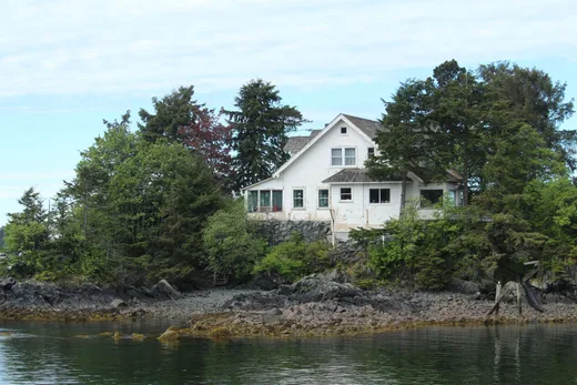 Why Good Hart Properties Need Seawall Installation Done Right